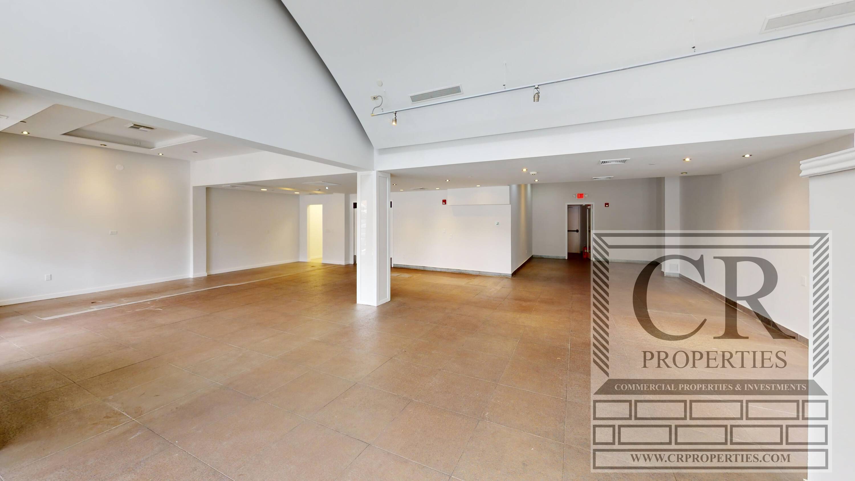 Arlington Square For Lease: 2,400 SF
